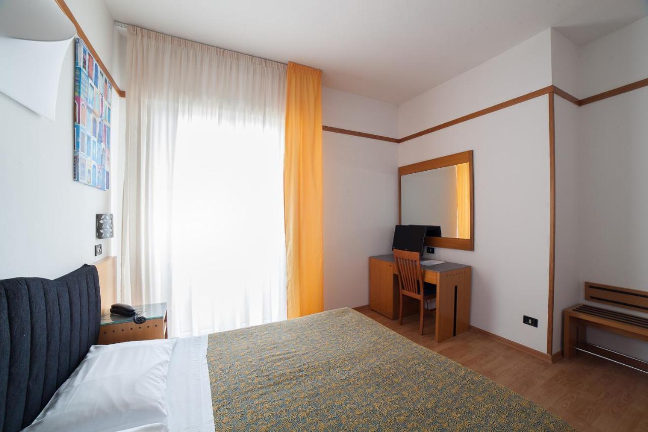 Hotel St Gregory Park Rimini Ngoại thất bức ảnh